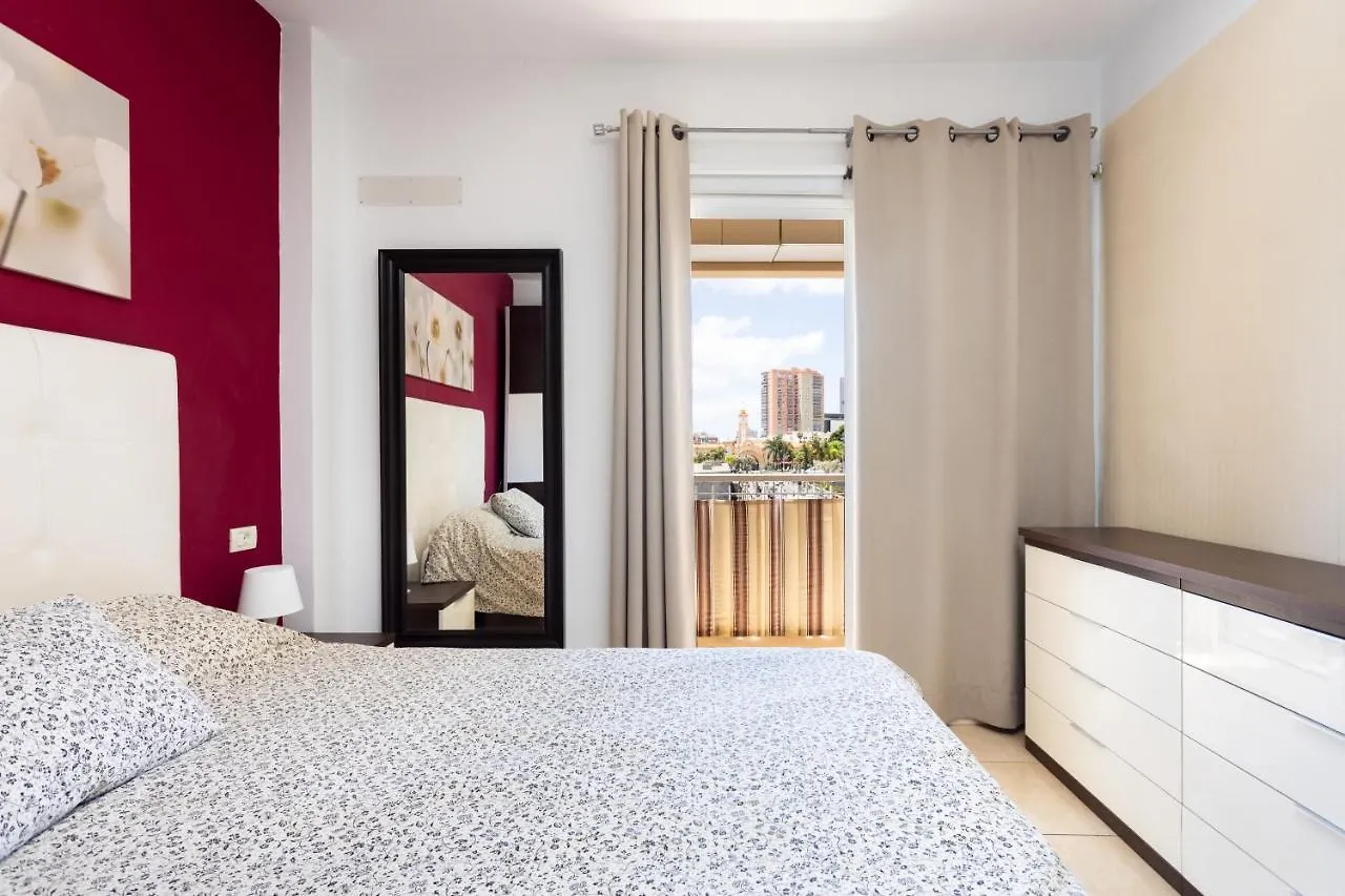 Апартаменты Home2Book Charming Santa Cruz Urban Center, Terrace
